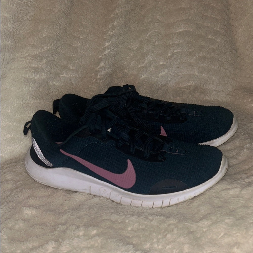 Nike Teal and Pink Sneakers for Style and Comfort